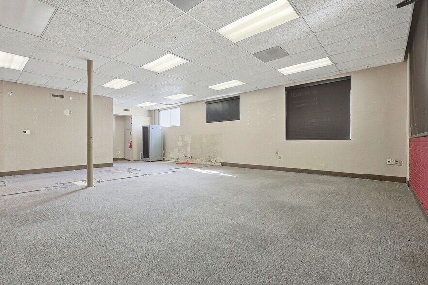 More Photos Of 699 Portola Dr, San Francisco General Retail For Lease