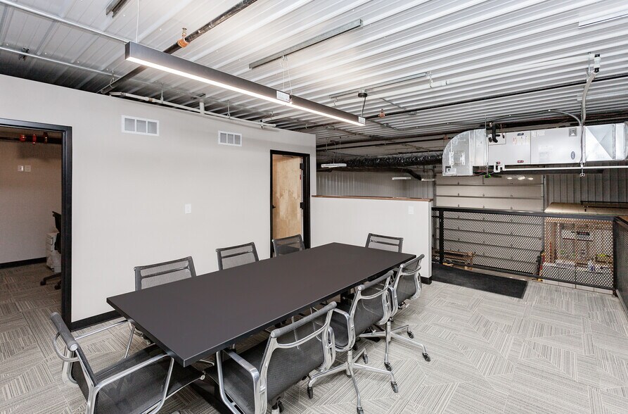 More Photos Of 7640 SW 22nd St, Des Moines Industrial For Sale