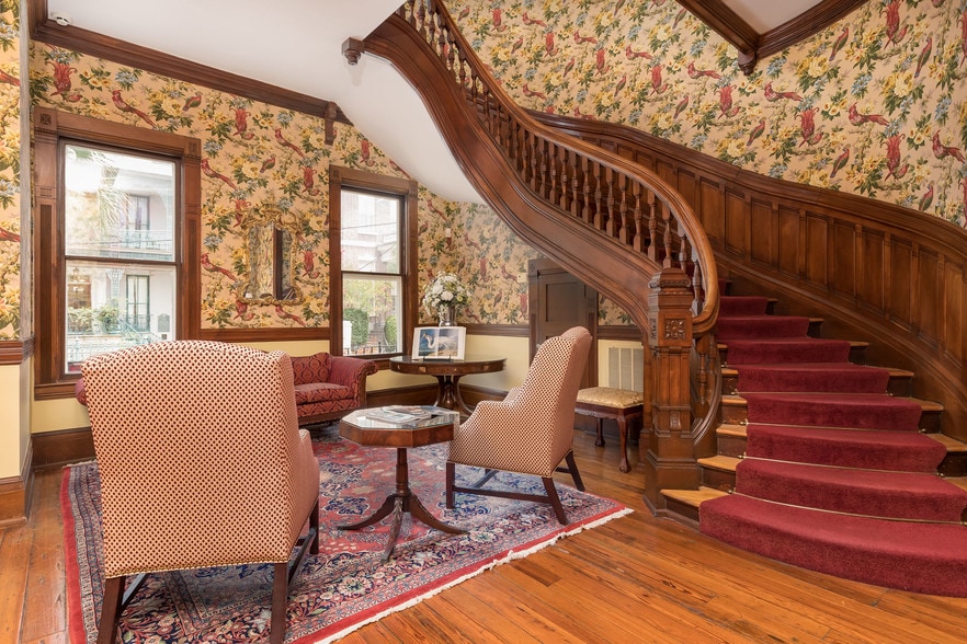 More Photos Of 117 Broad St, Charleston Hotel For Sale