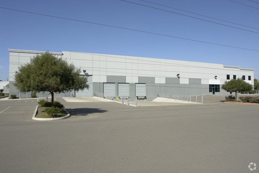 More Photos Of 4580 Auto Mall Pky, Fremont Research And Development For Lease