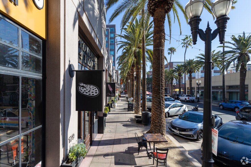 131195 W Center Street Promenade, Anaheim, CA 92805 Storefront For