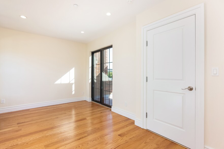 More Photos Of 211 W 252nd St, Bronx Apartments For Sale