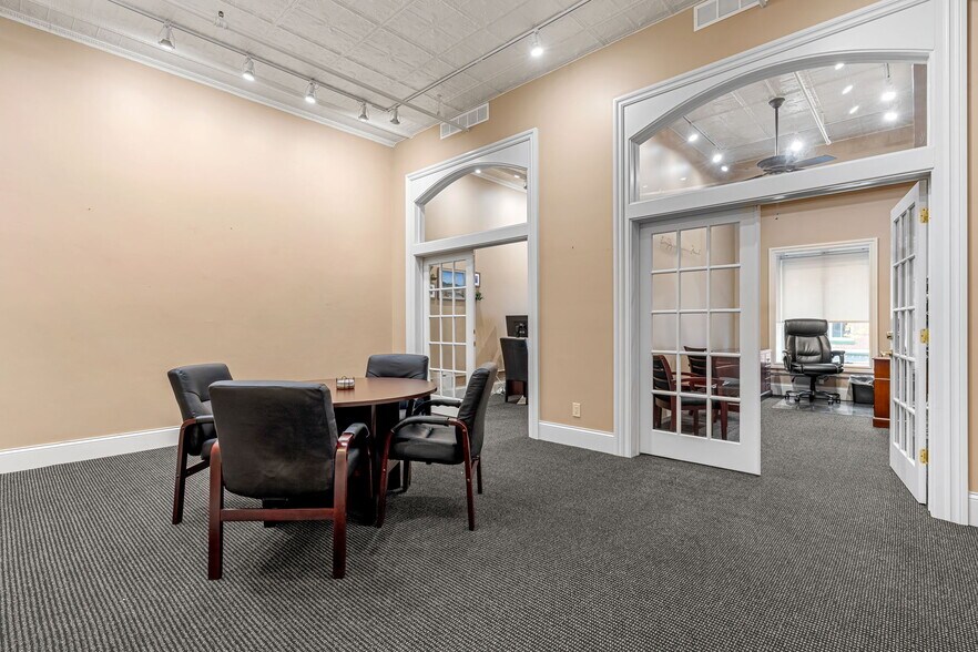 More Photos Of 222 Pearl St, New Albany Office Residential For Sale