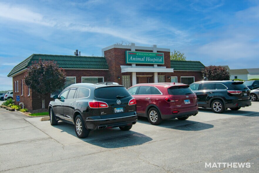 More Photos Of 431 S Governors Hwy, Peotone Veterinarian Kennel For Sale