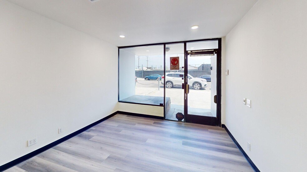 More Photos Of 1481-1493 Cota Ave, Long Beach Warehouse For Lease