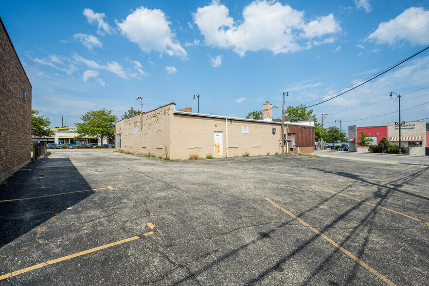 More Photos Of 4835 Dempster St, Skokie Freestanding For Sale