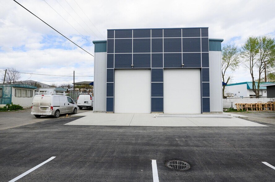 More Photos Of 240 Larkspur St, Kamloops Industrial For Lease