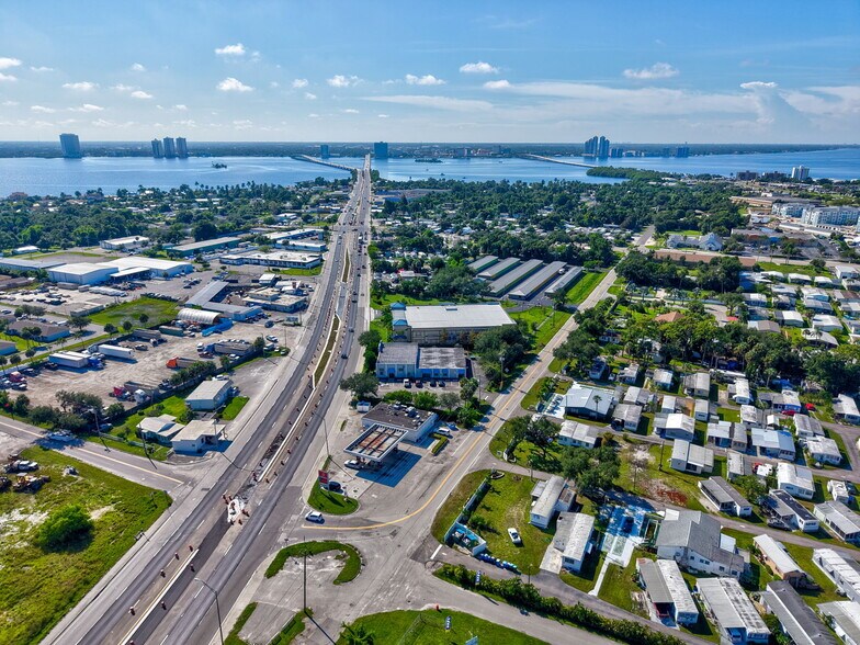 More Photos Of 1357 N Tamiami Trl, North Fort Myers General Retail For Sale