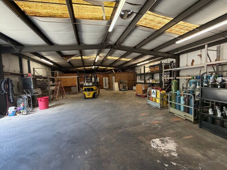 More Photos Of 431 Racetrack Rd Nw, Fort Walton Beach Flex For Sale