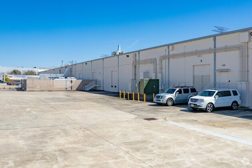 More Photos Of 14200 Hollister Rd, Houston Unknown For Lease