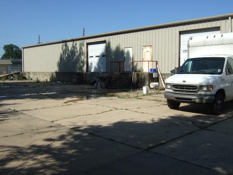 More Photos Of 4919 Plaza West, Texarkana Warehouse For Lease