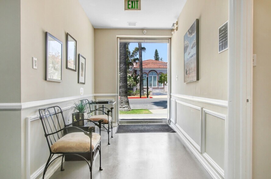 More Photos Of 114 Doheny Dr, Beverly Hills Office For Sale