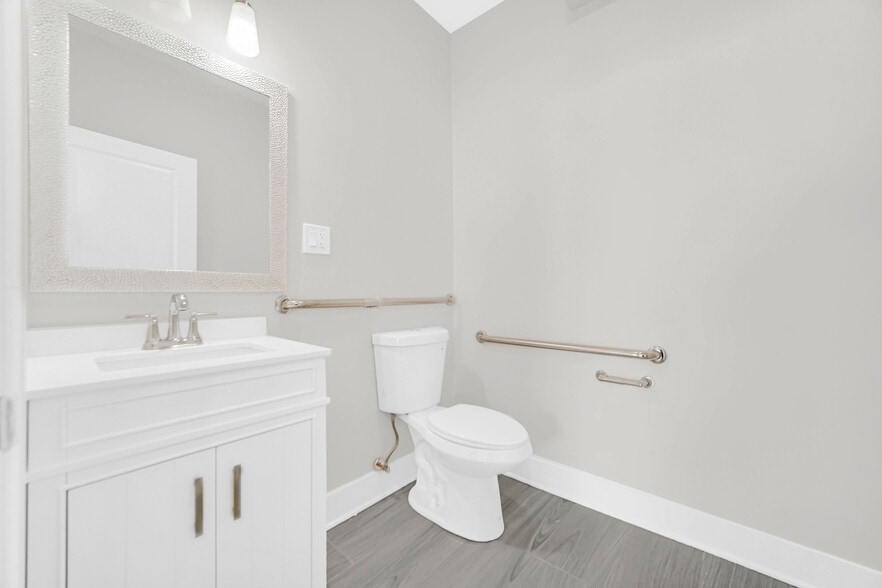 More Photos Of 2816 Martha St, Hammond Flex For Lease