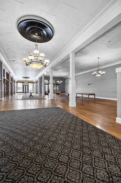 More Photos Of 1024 Noble St, Anniston Storefront Retail Office For Sale