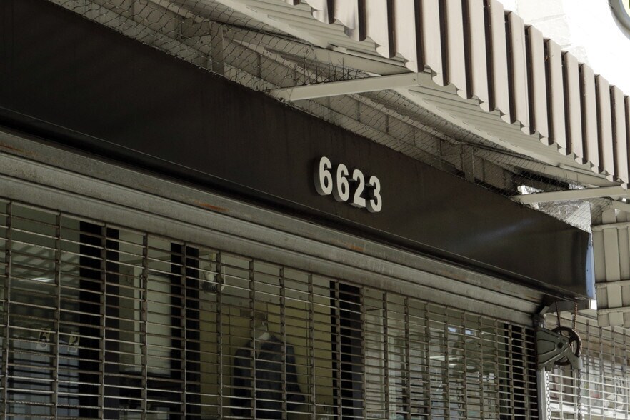 More Photos Of 6621-6625 Pacific Blvd, Huntington Park Storefront For Lease
