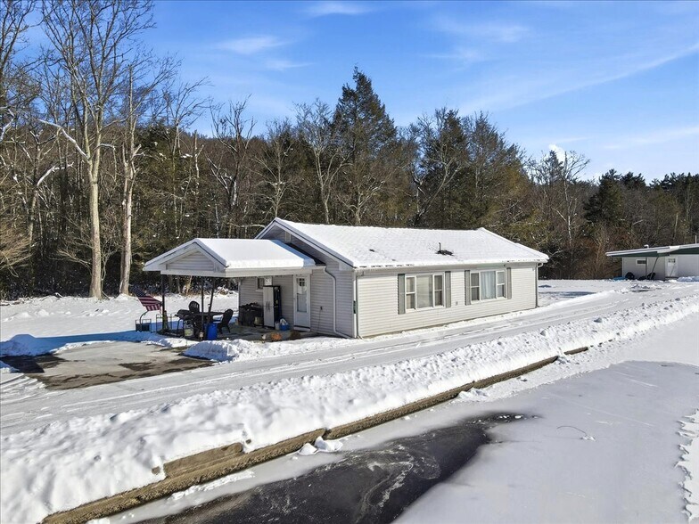 More Photos Of 306 Merwinsburg Rd, Effort Apartments For Sale