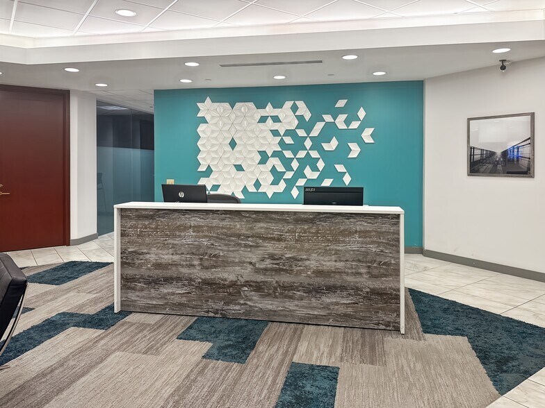 More Photos Of 1221 Brickell Ave, Miami Coworking Space