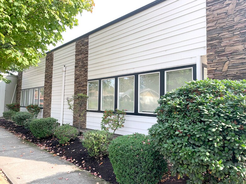 More Photos Of 1220 Liberty St NE, Salem Medical For Lease