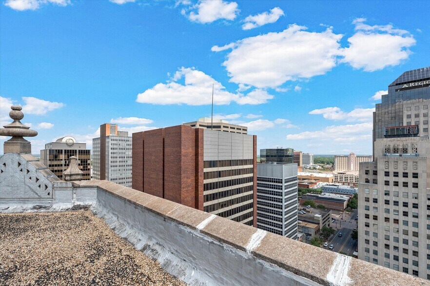 More Photos Of 509 Marshall St, Shreveport Office For Sale
