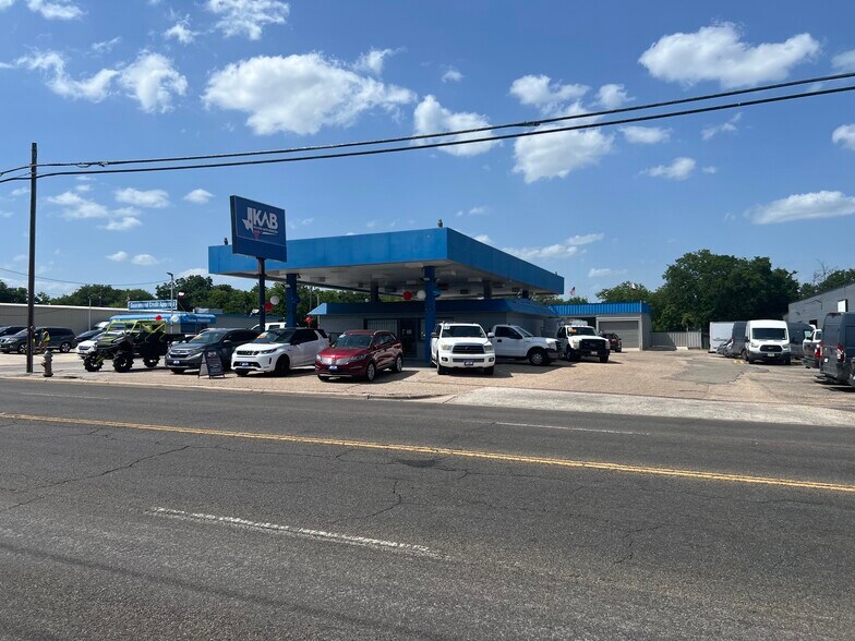 Primary Photo Of 811 E Rancier Ave, Killeen Auto Repair For Lease