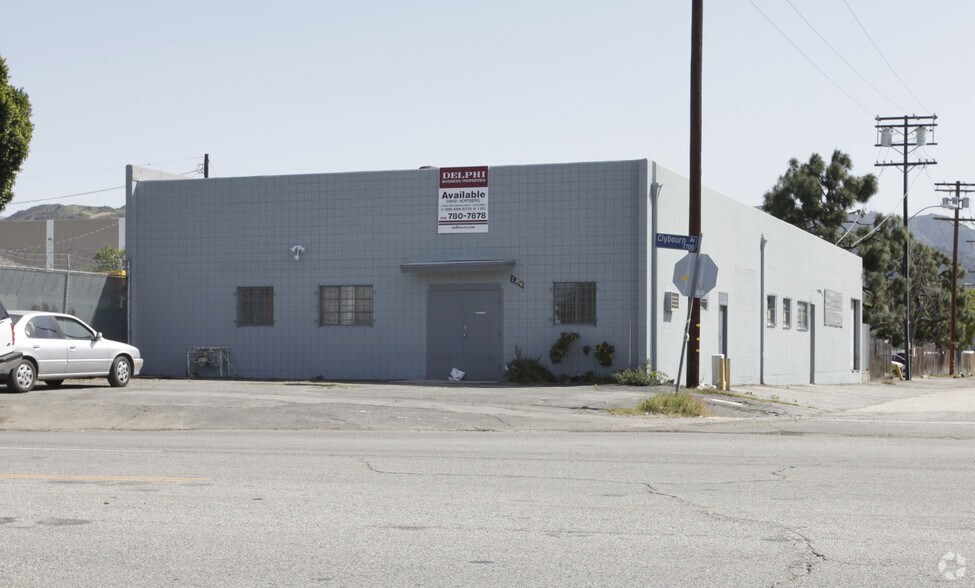 Primary Photo Of 7704 Clybourn Ave, Sun Valley Manufacturing For Sale