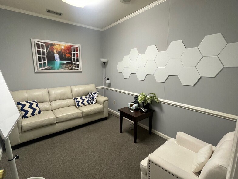 More Photos Of 3723 Old Forest Rd, Lynchburg Office For Lease