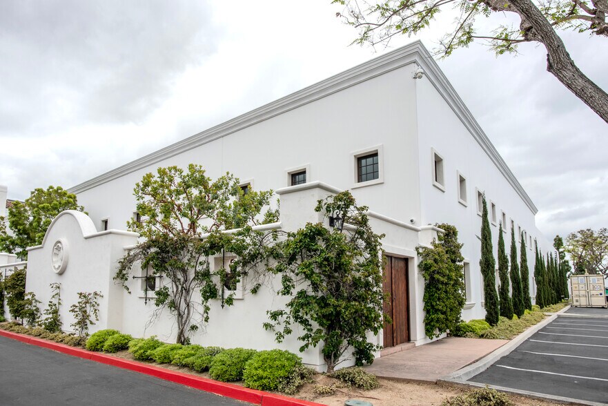 More Photos Of 4650 Overland Ave, San Diego Light Manufacturing For Lease