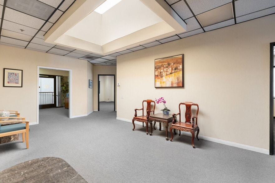 More Photos Of 127-129 S 8th Ave, La Puente Warehouse For Sale