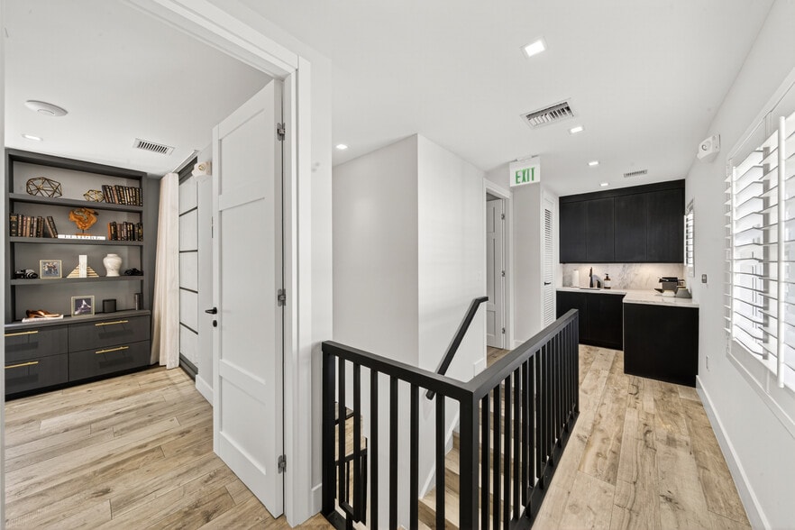 More Photos Of 5801 Biscayne Blvd, Miami Loft Creative Space For Lease