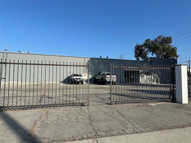 More Photos Of 9301 Laurel Canyon Blvd, Arleta Warehouse For Lease