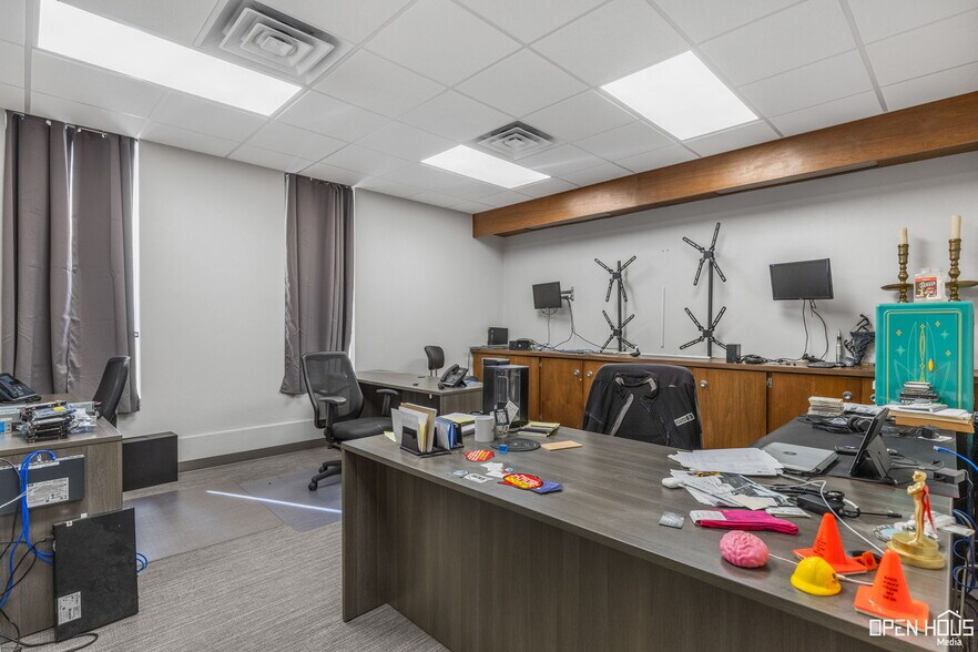 More Photos Of 915 9th St, Wichita Falls Office For Sale
