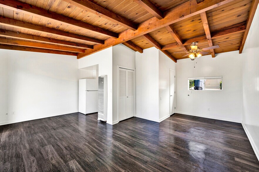 More Photos Of 330 9th St, Del Mar Apartments For Sale