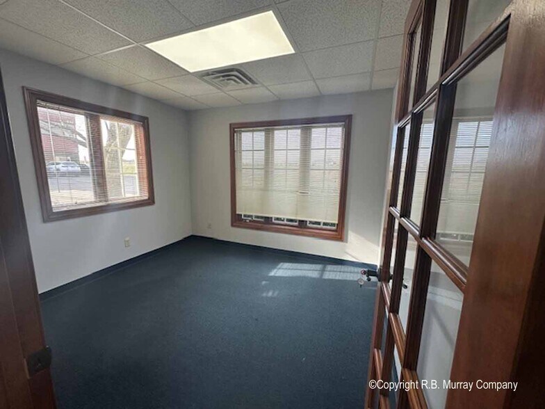 More Photos Of 840 E Primrose St, Springfield Office For Lease