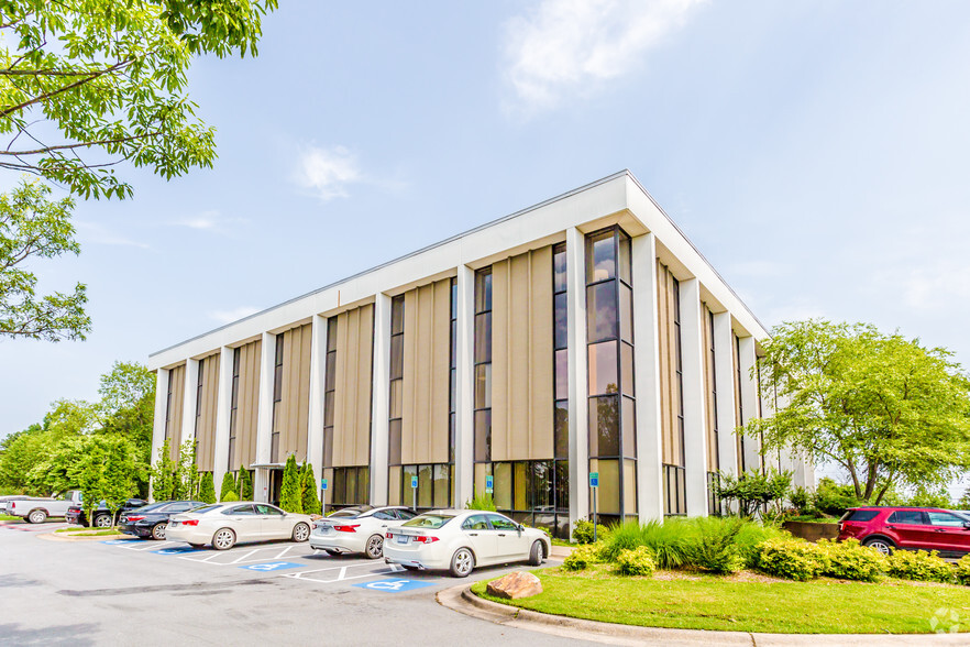 Primary Photo Of 10802 Executive Center Dr, Little Rock Office For Lease