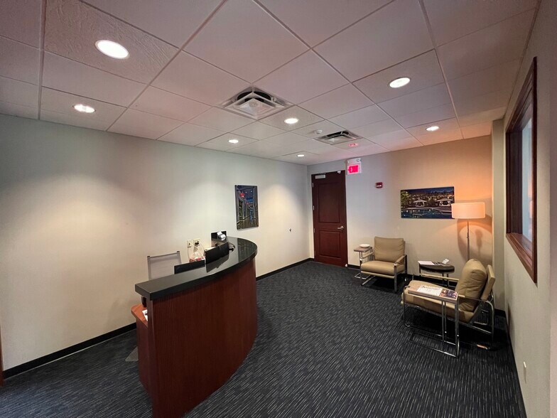 More Photos Of 2074 W Indiantown Rd, Jupiter Office For Lease