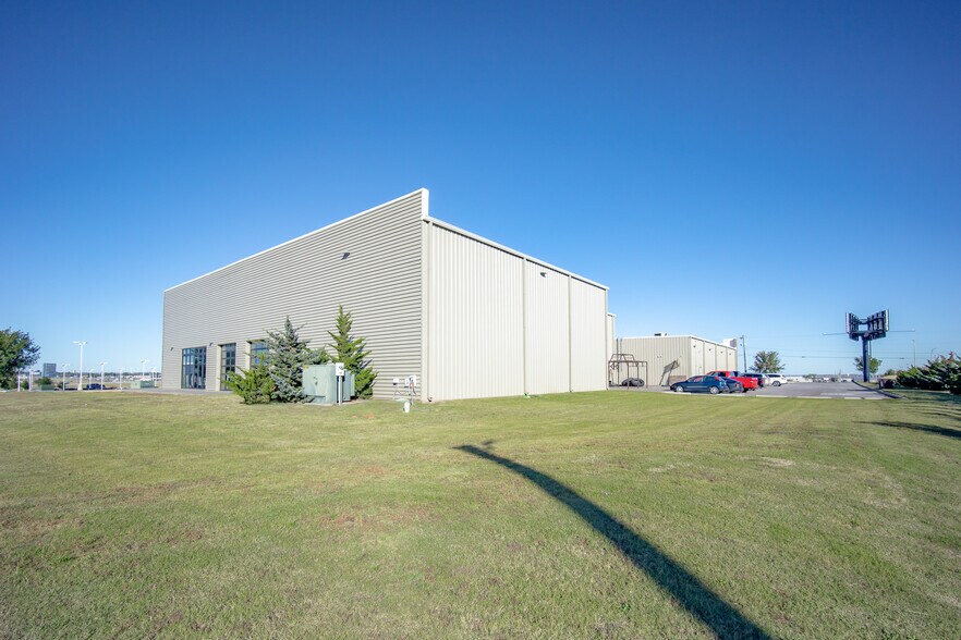 More Photos Of 4200 Carriage Way, Weatherford Medical For Lease