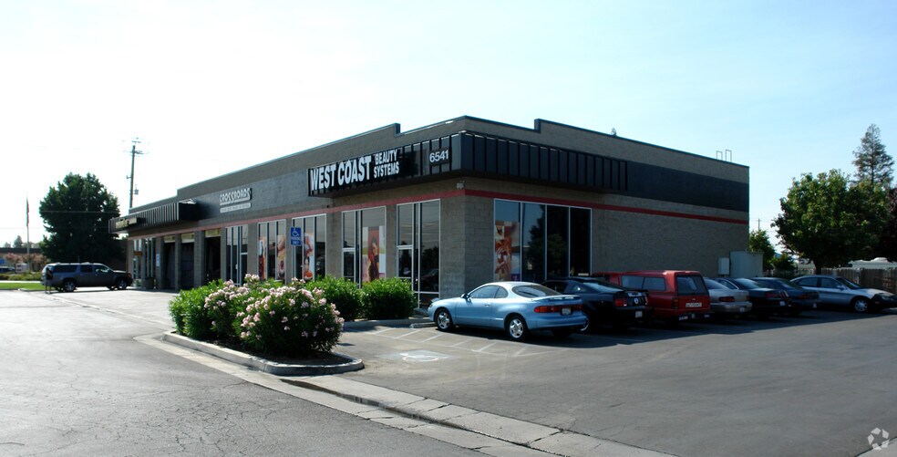 More Photos Of 6561 White Ln, Bakersfield Unknown For Lease