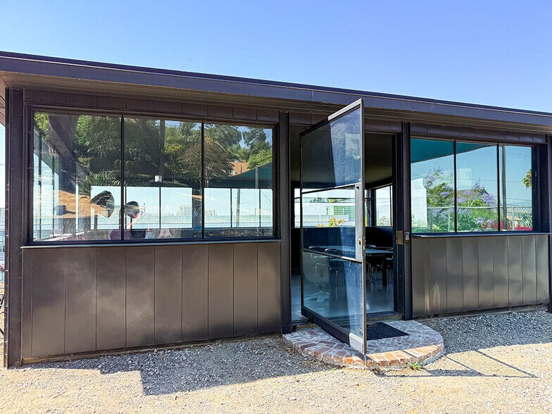 More Photos Of 2436 Gates st, Los Angeles Office For Lease