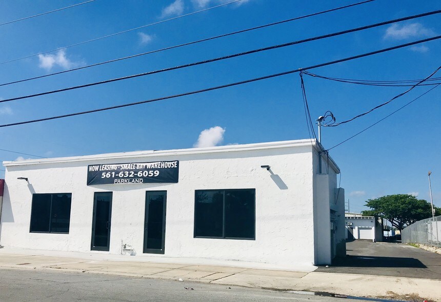 More Photos Of 1211 Okeechobee Rd, West Palm Beach Flex For Lease