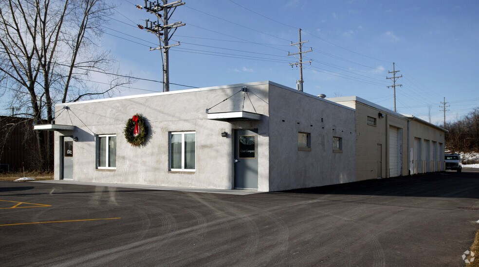 More Photos Of 6151 N Flint Rd, Milwaukee Flex For Sale