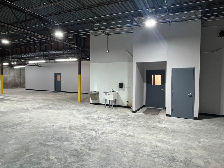 More Photos Of 723 N Ann Arbor Ave, Oklahoma City Warehouse For Lease