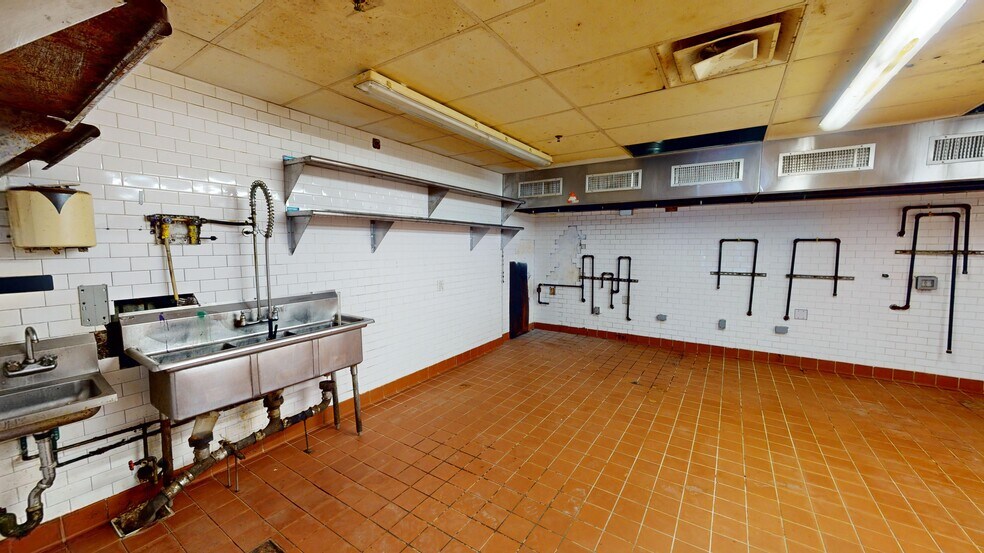 More Photos Of 2200 Arthur Kill Rd, Staten Island Distribution For Lease