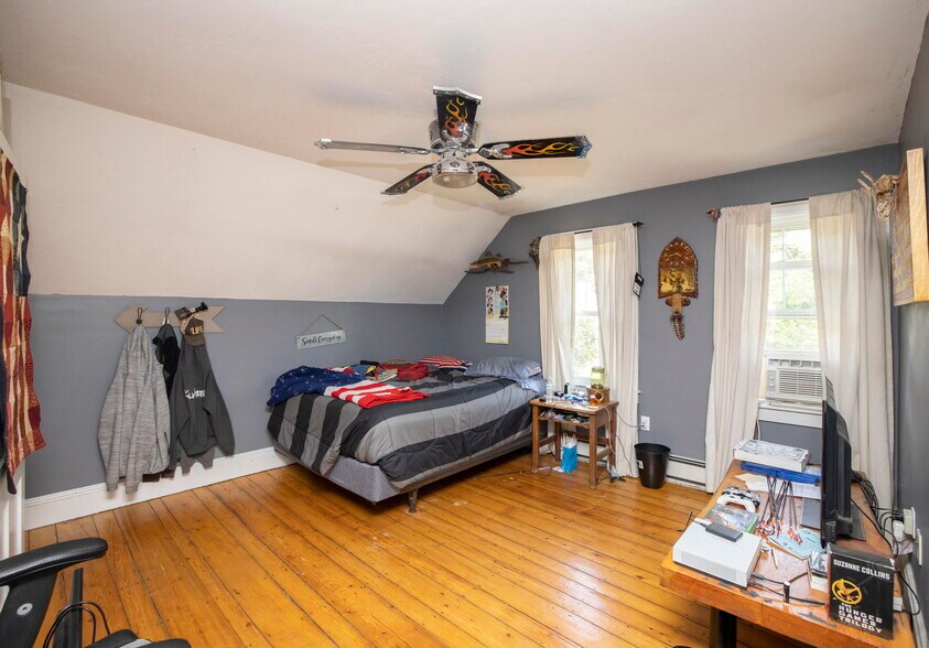 More Photos Of 121 Wood St, Middleborough Storefront Retail Residential For Sale