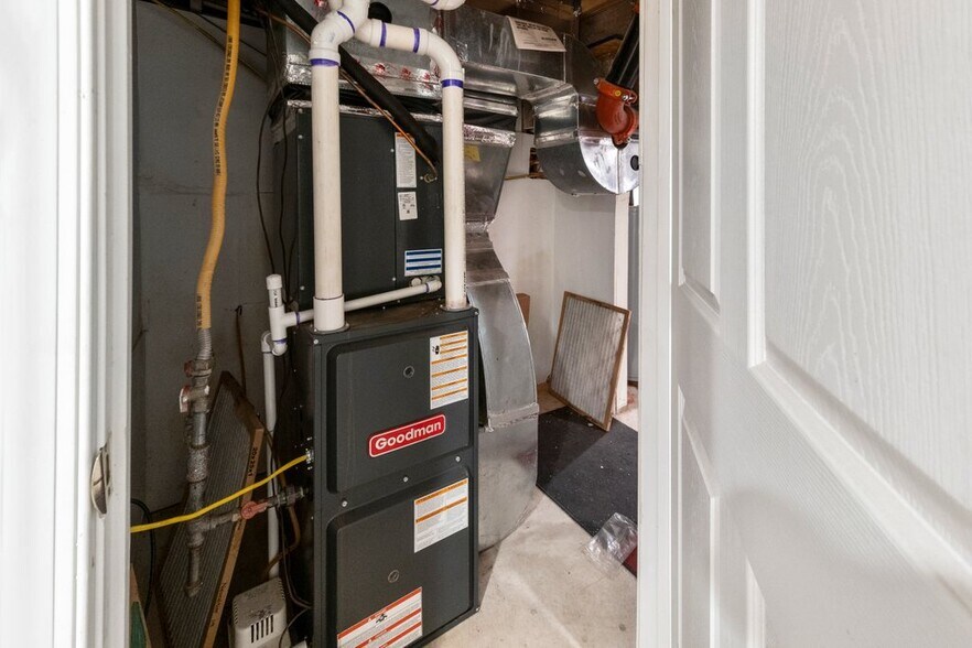 More Photos Of 1133 Light St, Baltimore Storefront Retail Office For Sale