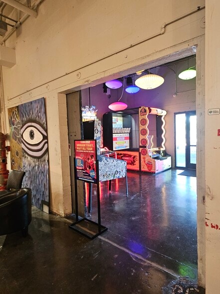 More Photos Of 2606 Fairfield Ave S, Saint Petersburg Light Manufacturing For Lease