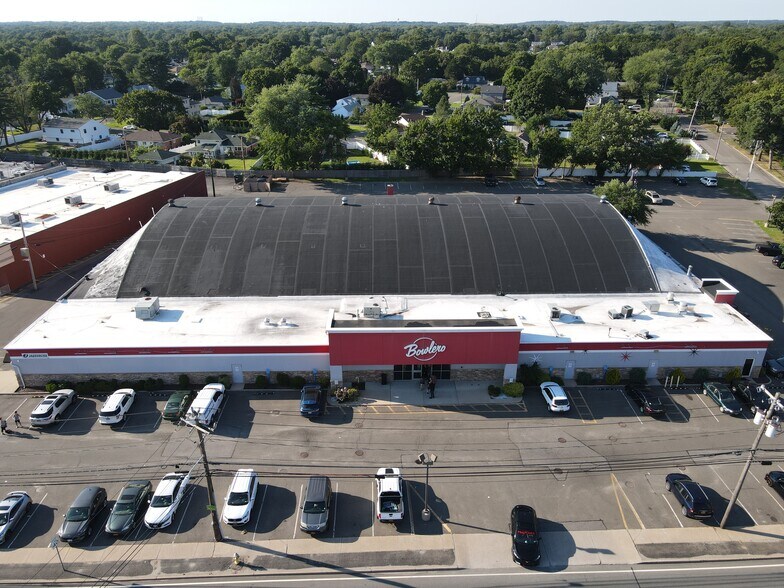 Primary Photo Of 2183 Jericho Tpke, Commack Bowling Alley For Sale