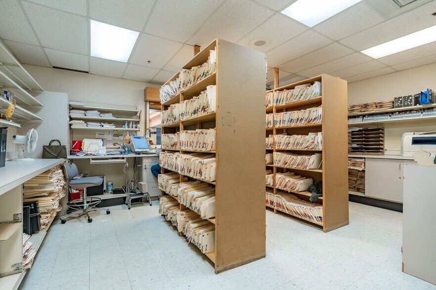 More Photos Of 6500 Preston Hwy, Louisville Medical For Lease