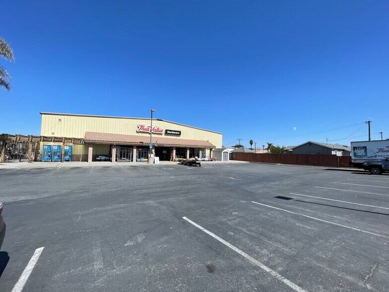 More Photos Of 1260 Fourth St, Hollister Freestanding For Sale