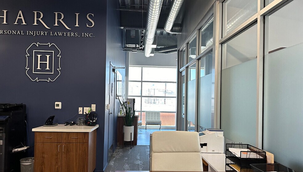 More Photos Of 800 E 12th St, Los Angeles Office For Sale