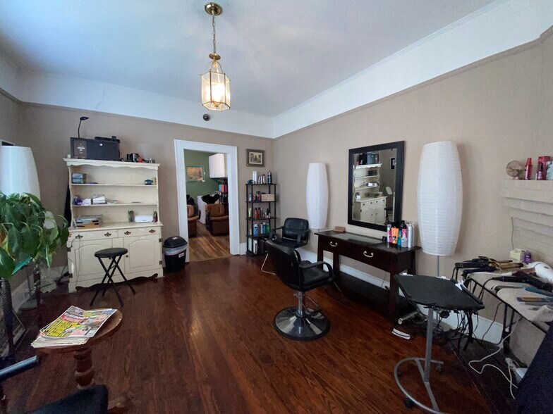 More Photos Of 716 Dekalb St, Camden Office For Sale